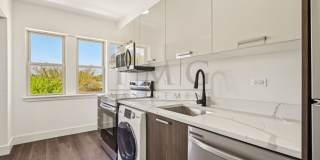 2-Bedroom with In-Unit Laundry in Andersonville Gallery 1