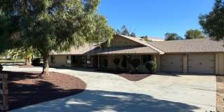7BR Single-Story Retreat on 2.7+ Acres – Spacious, Sun-Filled Living in Prime Temecula Gallery 1