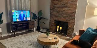 2BR/1BA Townhouse in Central Northside! September 1 Move in! Gallery 1