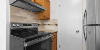 1st month free! Renovated 2B/2B Corner Apartment with Flatiron Views - Available NOW! Gallery 7