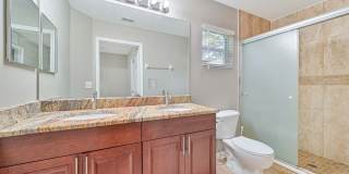 Move-In Ready! 2 BED/2.5 BATH END UNIT in Cypress Landing! Gallery 19