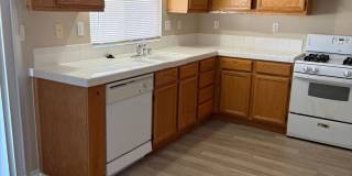 6 bedroom home!  Available Now! Gallery 86