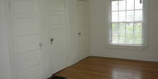 2 Bedroom Home-Downtown Gallery 13