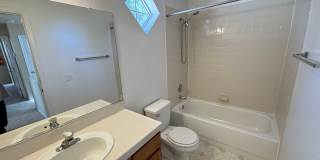 Gorgeous 3Bed/2.5Bath, 2-Story home located in Summerlin Gallery 26
