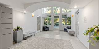 Park Metro Gallery 8