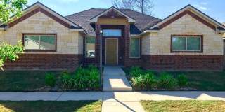 Spacious 4-Bed, 4.5-Bath Home in the Heart of the Baylor Bubble! Gallery 1