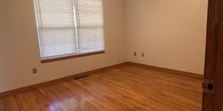 Spacious, corner lot 3-bedroom, 2-bath duplex in Iowa City Gallery 10