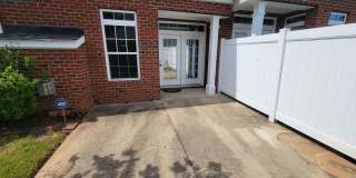 4 Bed, 3.5 Townhome in Five Forks is Available! Gallery 18