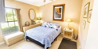 Annual Turnkey Furnished 1-bed 1-bath condo in the Meadows Gallery 14