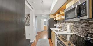 Leva on Market Gallery 12