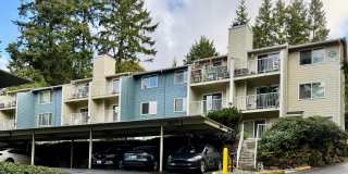 2 Bed 1 Bath Redmond Education Hill neighborhood Condo $1995 per/mo Gallery 1