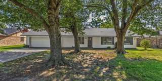 221 Azalea Lane Gallery 2