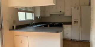 Adorable 3 Bed 1.5 Bath Covell Commons Condo ( fall Rental ) Gallery 10