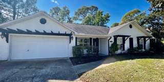 Nice 3 Bedroom Home For Rent - Yard Service Included! Gallery 1