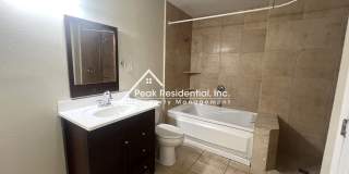 Spacious 2bd/1ba Duplex with Garage near American River College Gallery 11