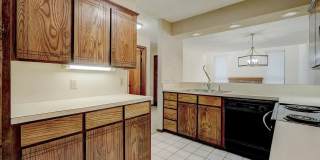 Beautiful Two-Story 3bed/2bath Townhome Available in Westside Norman!! Gallery 11