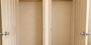4 Bed House - North of UT Campus Gallery 14
