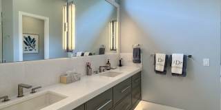 ** YOU WANT LUXURY AT ITS FINEST**ABSOLUTELY STUNNING ENTERTAINMENT 4\5 MOORINGS HOME ** Gallery 78