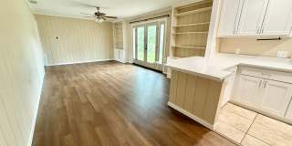 3-bed/2-bath with two living spaces! Gallery 6