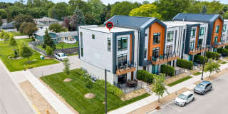 Luxury 3 Story Condo in Exclusive Titletown District Gallery 3