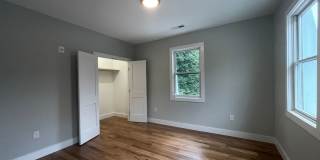 Gorgeous 4 bed in Brookline Village Gallery 16