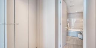 18975 E Collins Ave Gallery 24