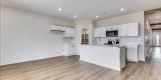 Beautiful Three Bedroom, Two Bathroom Falcon Falls Gallery 5