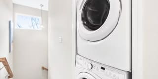 Room in 3 Bedroom Home at Mobley St Gallery 15