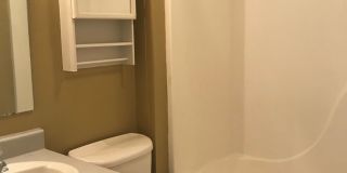 Pet Friendly 3 Bedroom 2 Bathroom Duplex Gallery 18
