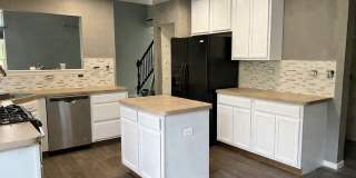 460 Lancaster Drive Gallery 4
