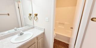 Beautiful 3-Bedroom Townhome Gallery 12