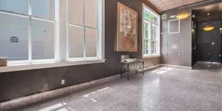 2 BED | 2 BATH | DOWNTOWN CONDO | GARAGE PARKING INCLUDED Gallery 7