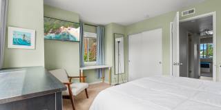 308 River Street Gallery 13