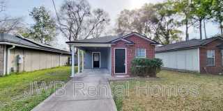 1327 Pangola Dr Gallery 1