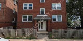 1123-1125 W 40th St. Gallery 1