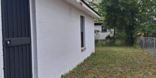 1744 West 28th Street Gallery 3