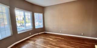 Lovely and spacious 2bd / 1 bth plus bonus room with washer & dryer! Lovely and spacious 2bd / 1 bth plus bonus room with washer & dryer! Gallery 4