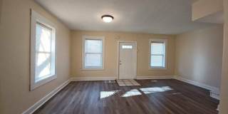 Spacious 5 Bed 2 Bath House - Pet-Friendly Gallery 1
