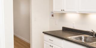Bright & Spacious 2-Bedroom Residence Across from Berkeley Park Gallery 16