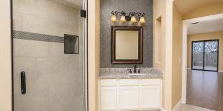 8331 E CACTUS WREN Road Gallery 21