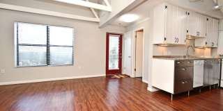 2 Bedroom, 1 Bath -  Colonial Town Gallery 10