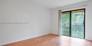 5801 Washington St Gallery 16