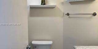 2811 N Oakland Forest Dr Gallery 11