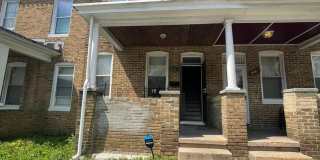 2 Bedroom + Den Home with Porch, Fenced Yard, and Water Included on Barclay Street Gallery 4