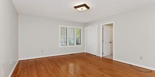 Unique 3 Bedroom Home with Large Yard & Bonus Room! Gallery 9