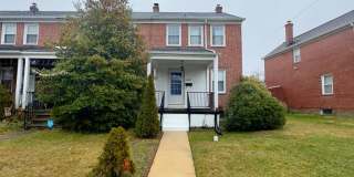 Charming 3-Bedroom Townhome with Modern Amenities in Parkville! Gallery 1