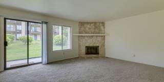Roomy Remodeled  Kirkland Condo Gallery 4