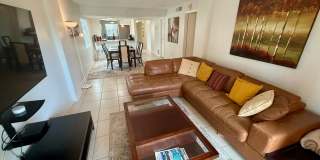 Beatifully updated Beach condo FULLY FURNISHED ANNUAL RENTAL 2/2 Gallery 16