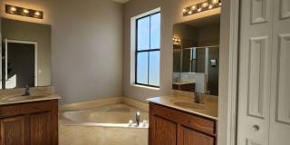 Spacious 3BR Townhome in Gated Portofino Meadows – Prime Location Near Orlando & Disney Gallery 27