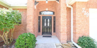 719 Oak Hollow Dr Gallery 3